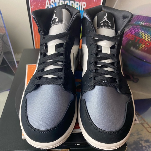 🆕 - Air Jordan 1 Mid SE Black/Grey - Size: M 10.5 - Picture 3 of 11